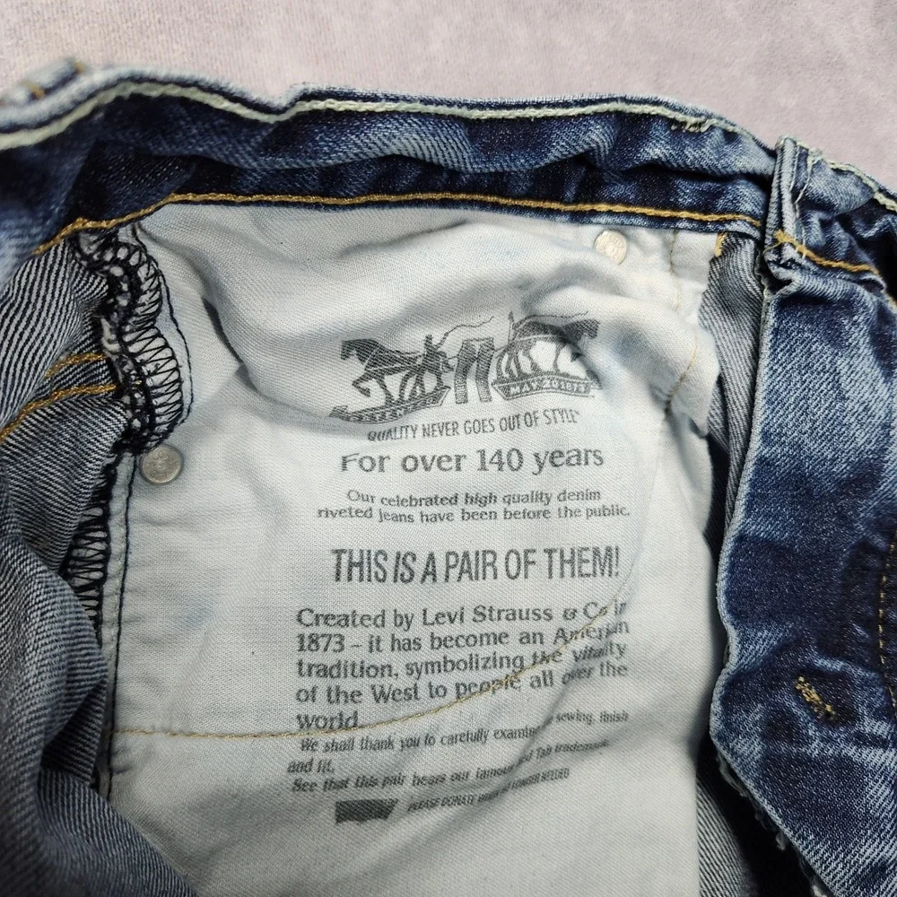 Levis levi 569
